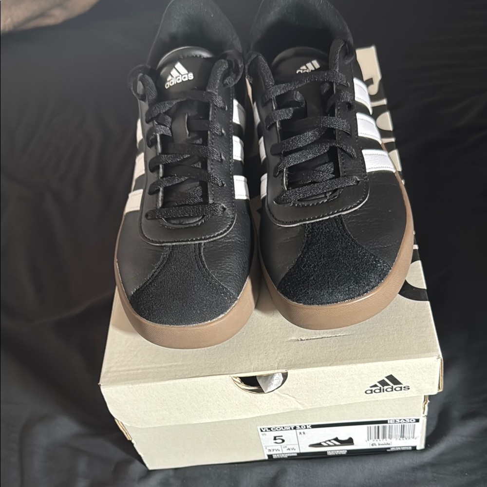 Brand New! Adidas Black and White VL Court Sneakers